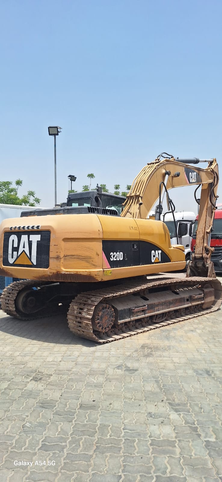 EXCAVATOR: Caterpillar-320D- Year : 2014