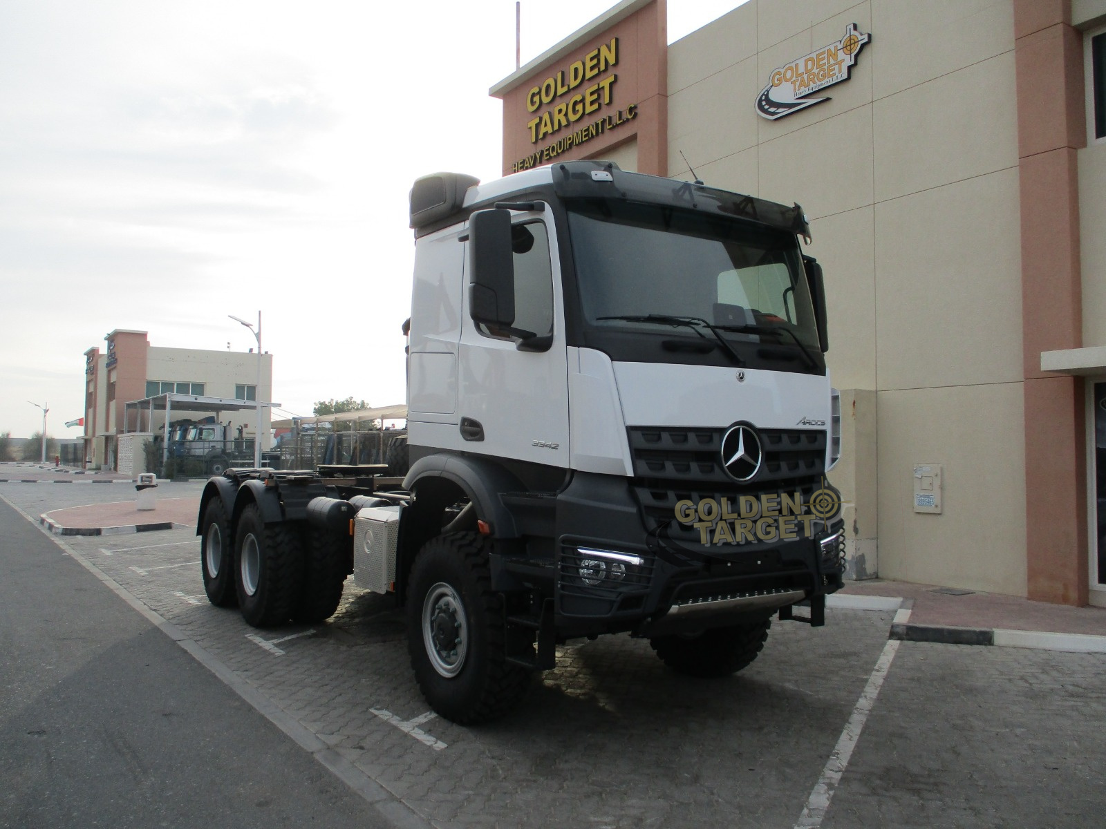 Mercedes Arocs 3342 6x6 Head Truck 2024