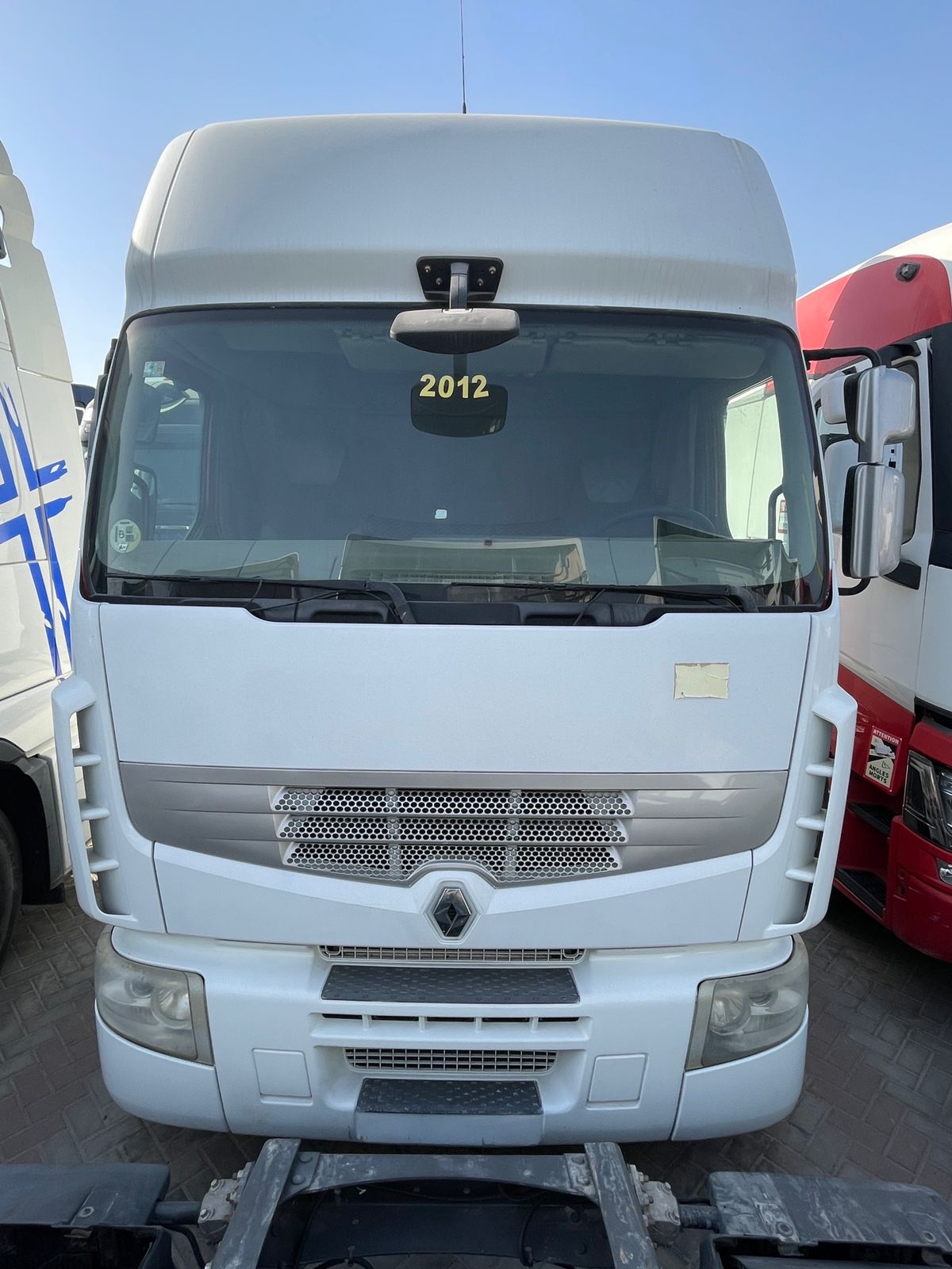 RENAULT 460 YEAR : 2012