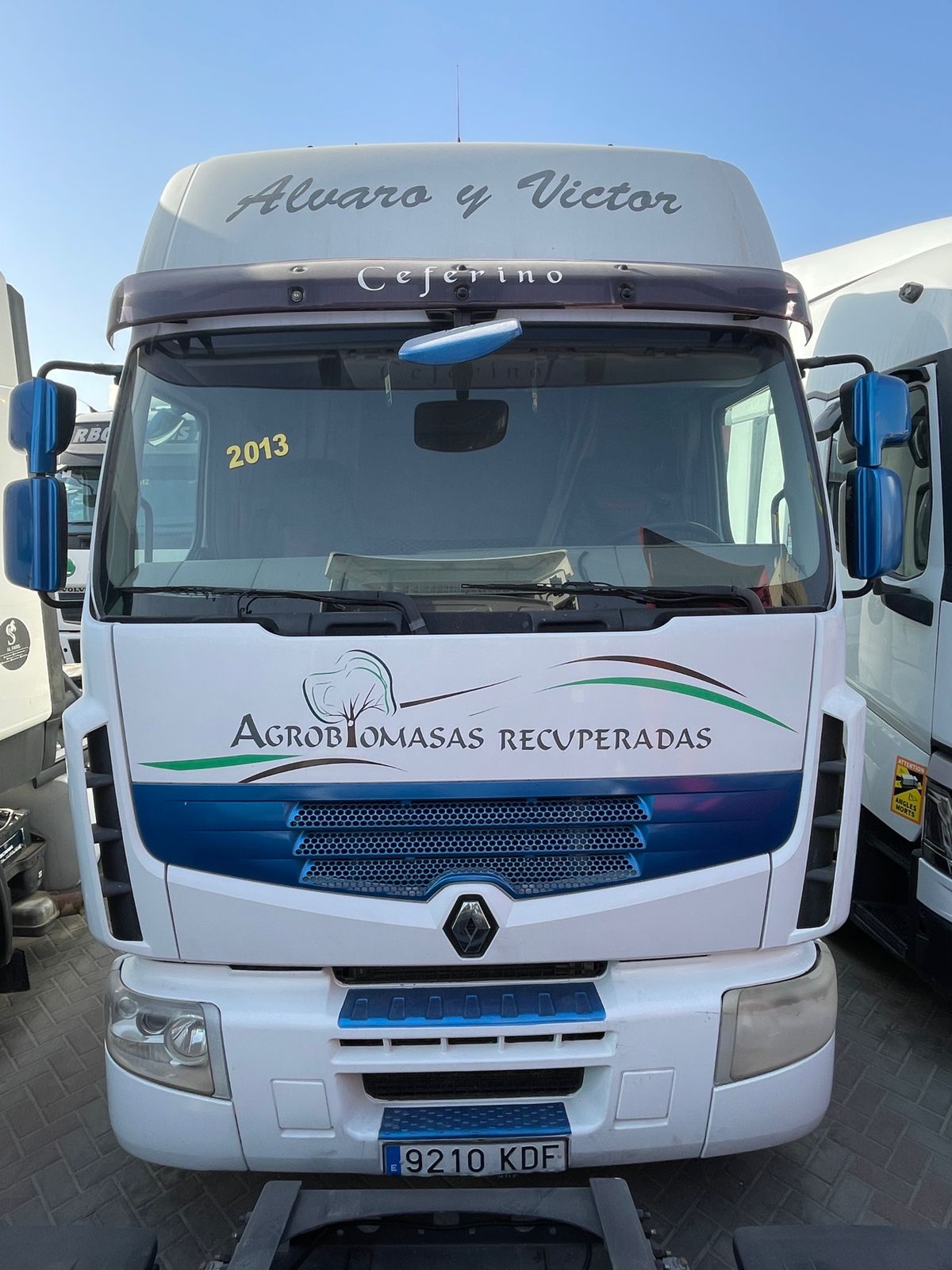 RENAULT 460 YEAR : 2013